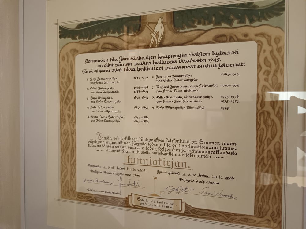 Suvun kunniakirja, jossa Koiramäen isännät ja emännät vuodesta 1745